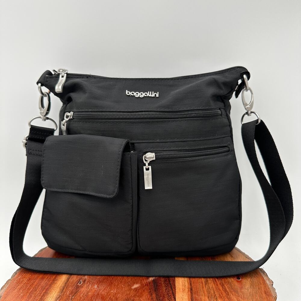 Baggallini Modern Everywhere Slim Crossbody Bag Black RFID Wristlet Travel EUC